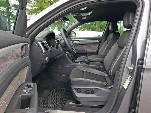 Used 2023 Gray Volkswagen 3.6L V6 SE w/Technology image 13