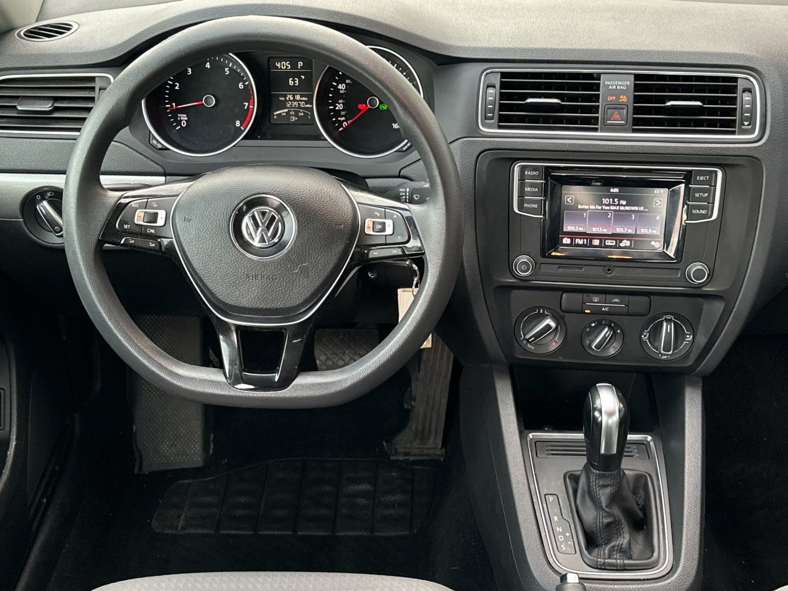 Used 2018 Pure White Volkswagen 1.4T S image 12