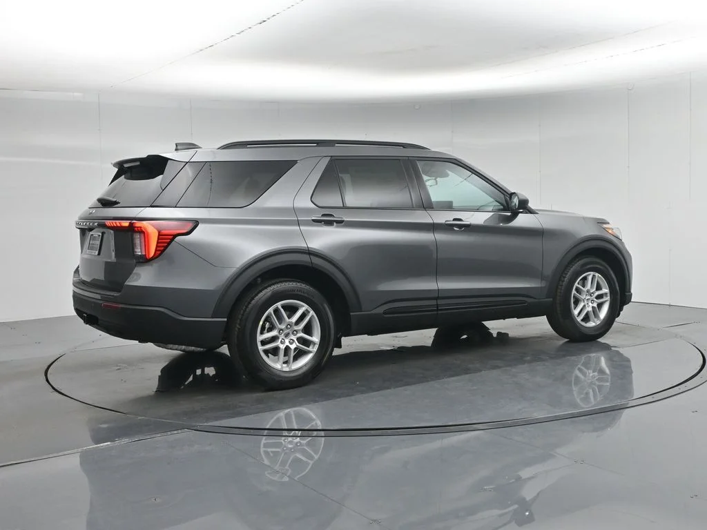 New 2026 Gray Ford Active image 27