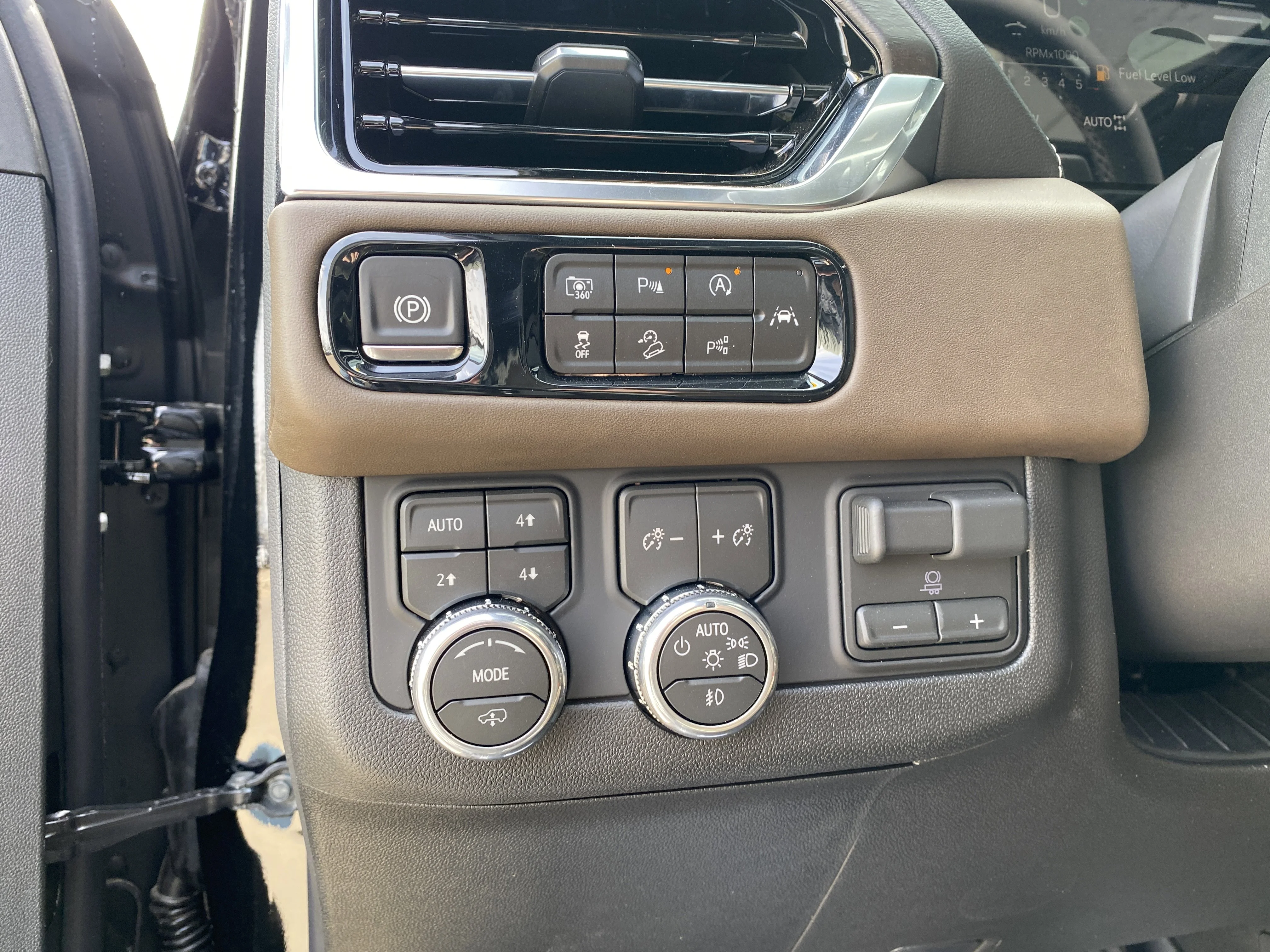 New 2026 ONYX BLACK GMC Denali Ultimate image 26