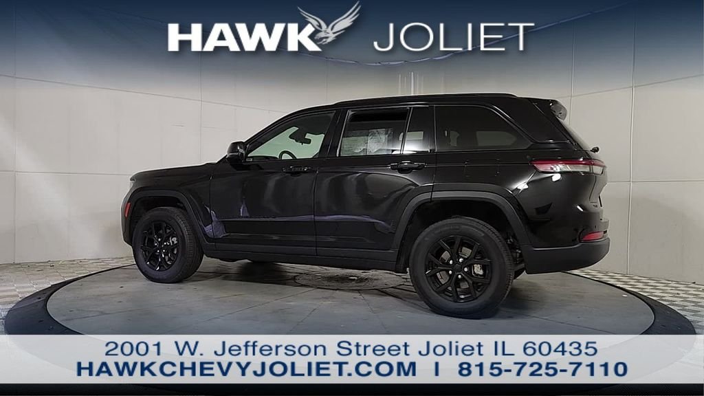 Used 2025 Black Jeep Altitude image 5