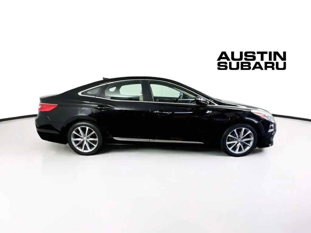 Used 2016 Black Hyundai Base image 8