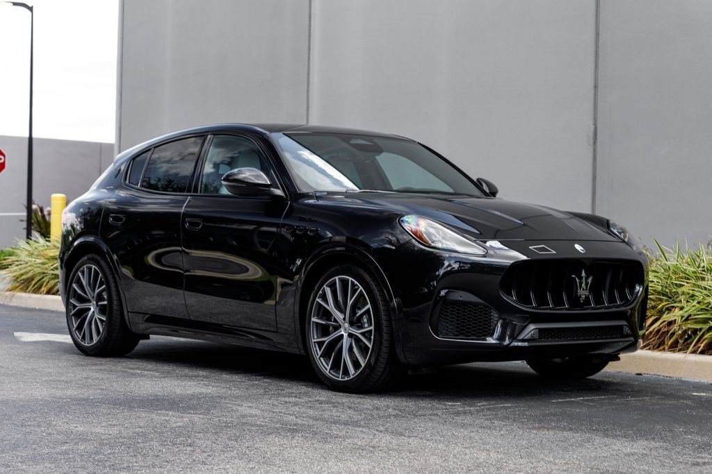 New 2026 Black Maserati Modena V6 image 40