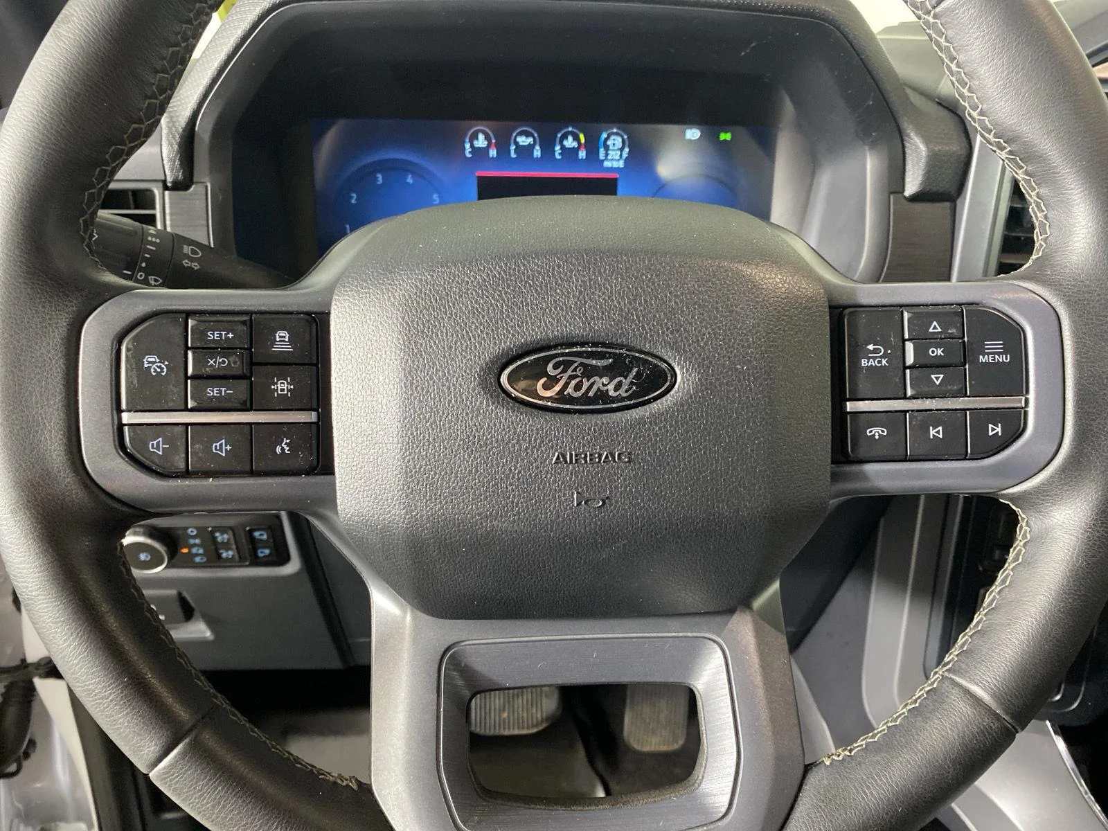 Used 2025 Oxford White Ford XLT image 14