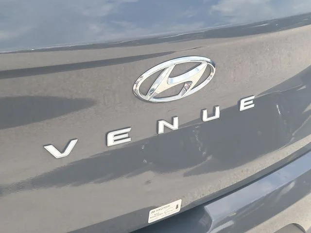 Used 2025 Gray Hyundai SEL image 8