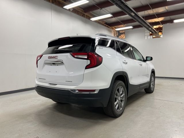 2022 Gmc Terrain SLT photo 2