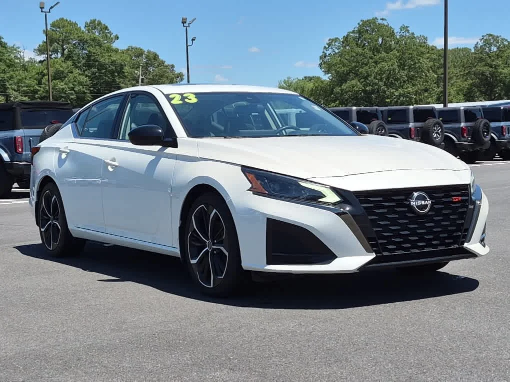 Certified Used 2023 Pearl White Tricoat Nissan 2.5 SR image 2