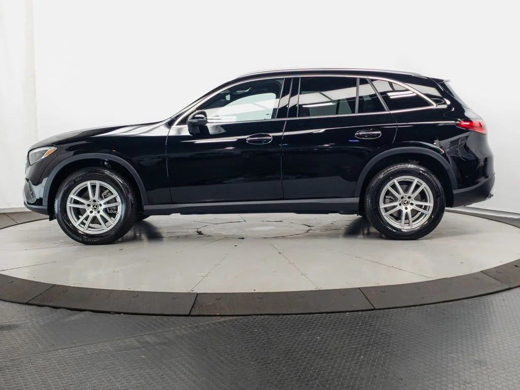 Certified Used 2026 Black Mercedes-Benz GLC 300 image 4