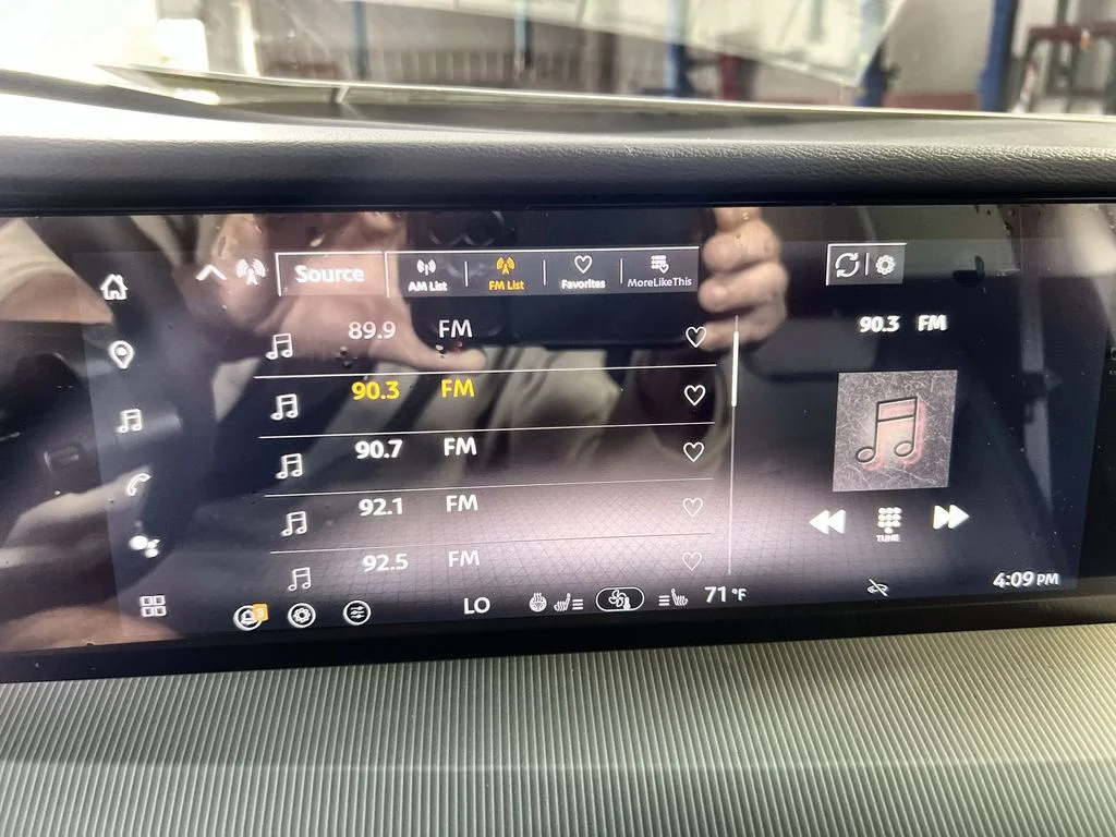 New 2026 Gun Metallic Nissan SL image 12