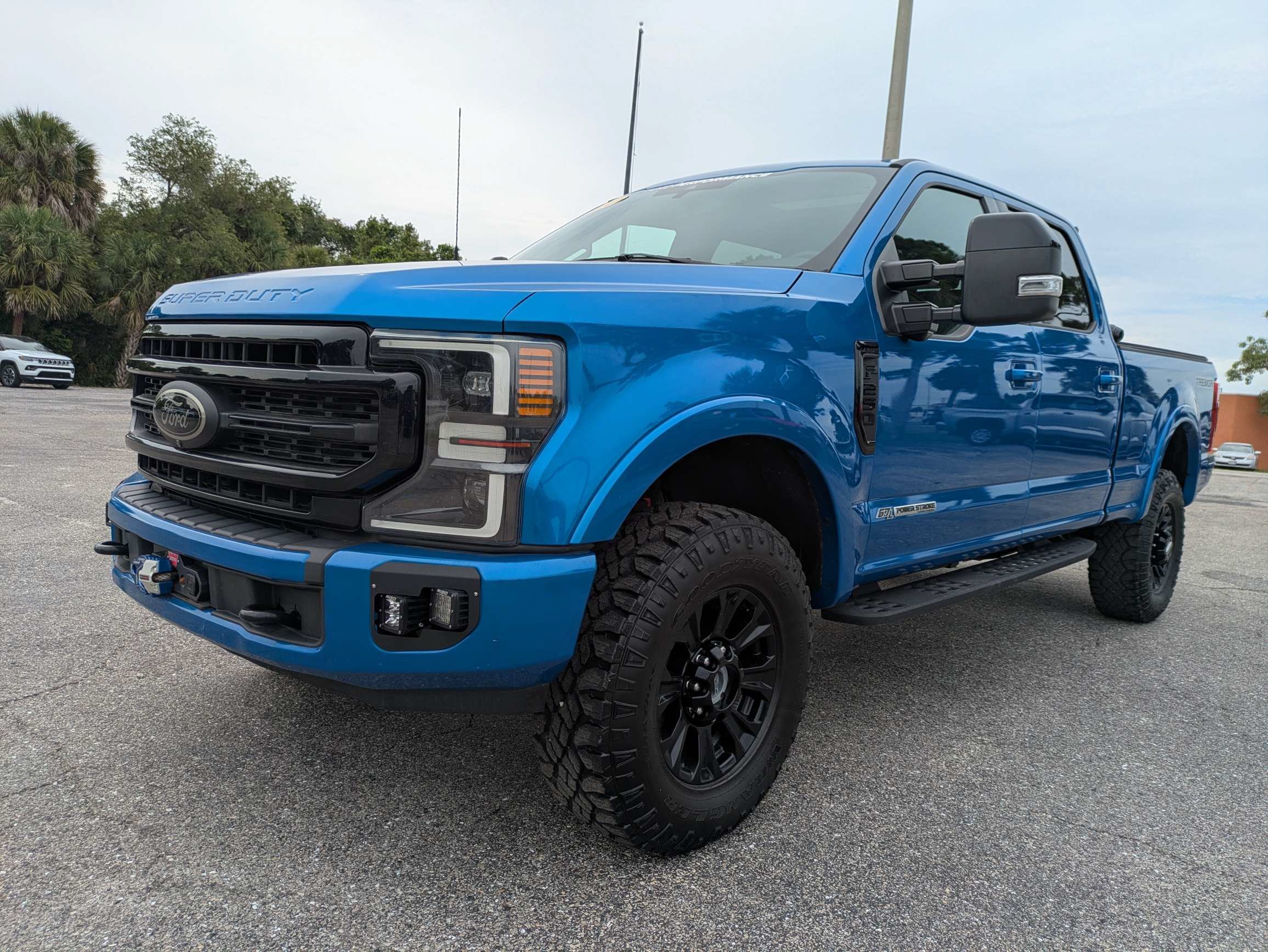 Used 2020 Velocity Blue Metallic Ford LARIAT image 8