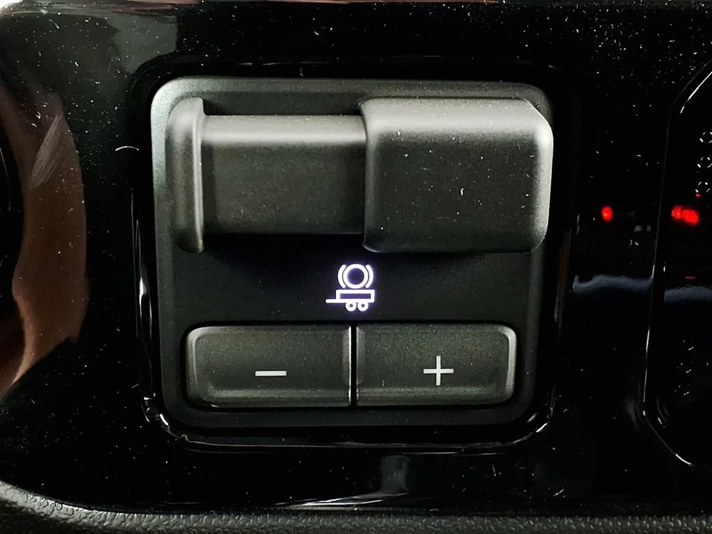 New 2026 Summit White Chevrolet LT image 22
