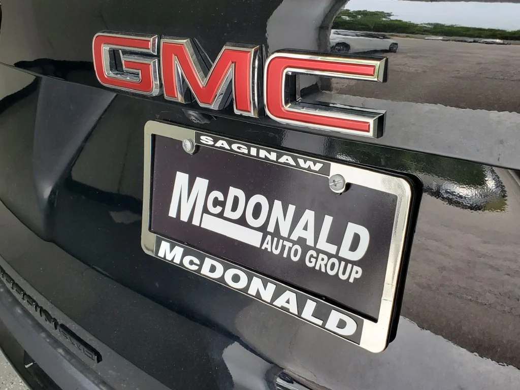 New 2027 Ebony Twilight Metallic GMC Elevation image 30