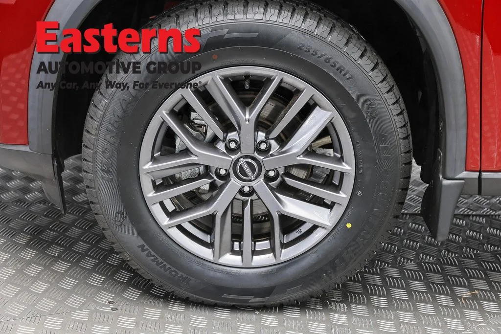 Used 2023 Red Nissan S image 33