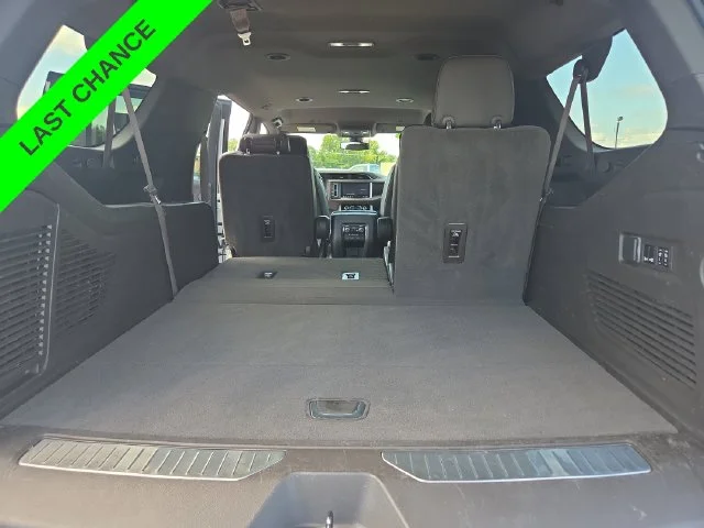 Used 2021 White GMC Denali image 30