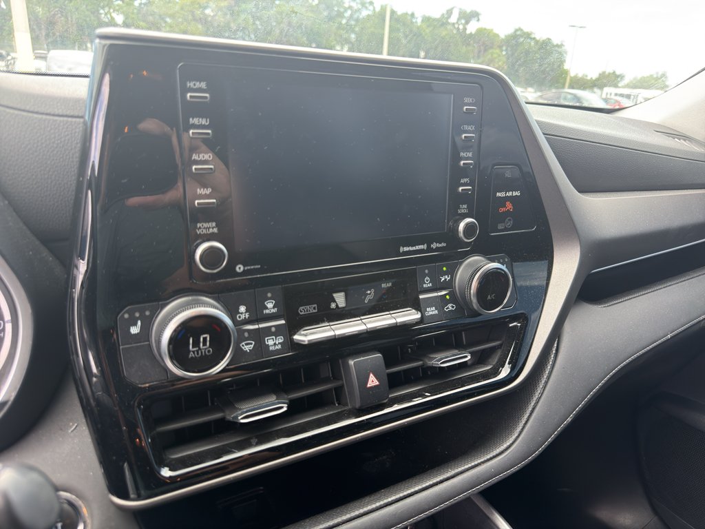 Used 2022 Midnight Black Metallic Toyota XLE image 7