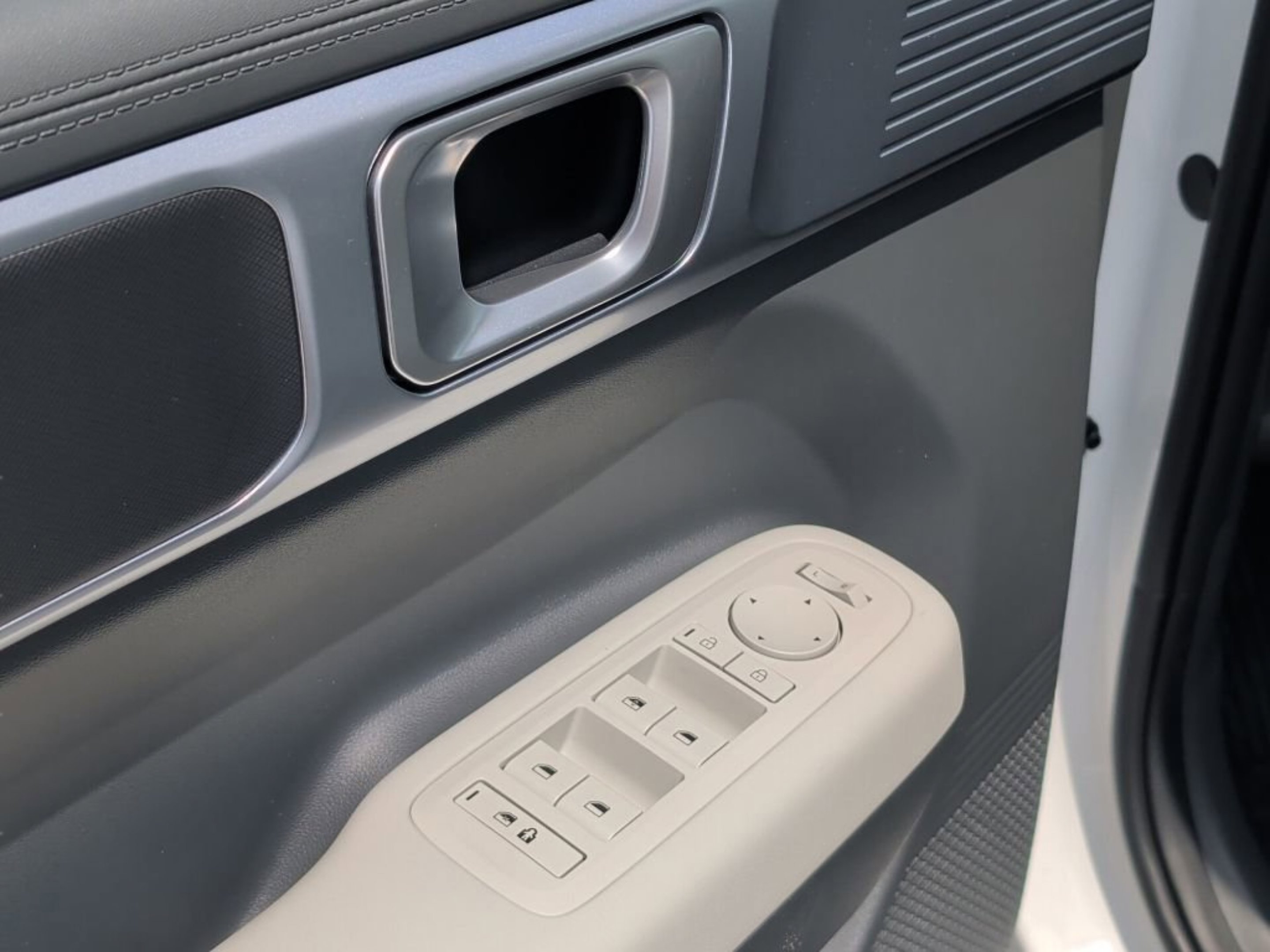 New 2026 Serenity White Hyundai SE image 16