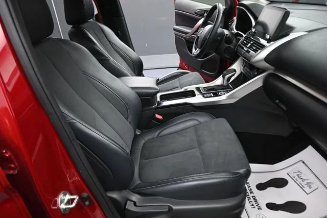 Used 2024  Mitsubishi SE image 22
