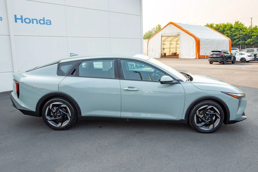 Used 2025 Morning Haze Kia EX image 16