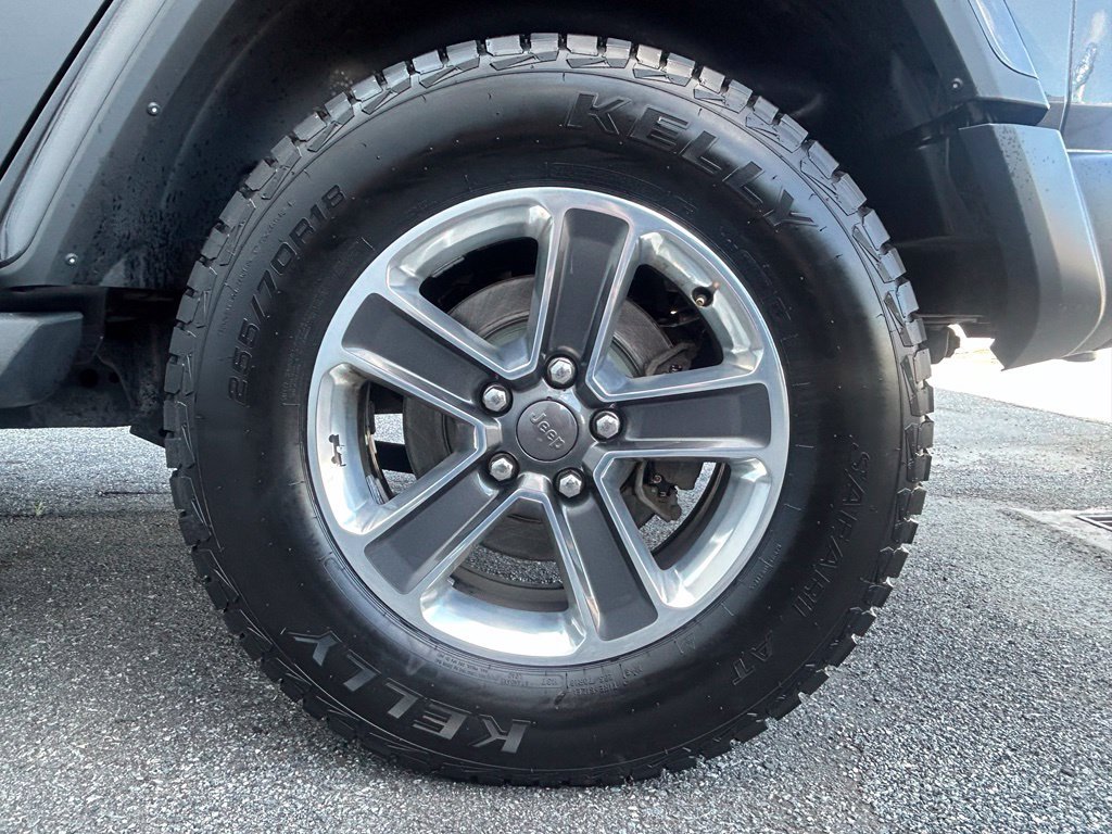 Used 2018 Gray Jeep Unlimited Sahara image 13