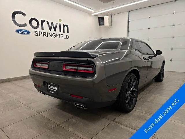 Used 2021 Granite Crystal Clearcoat Metallic Dodge SXT image 5