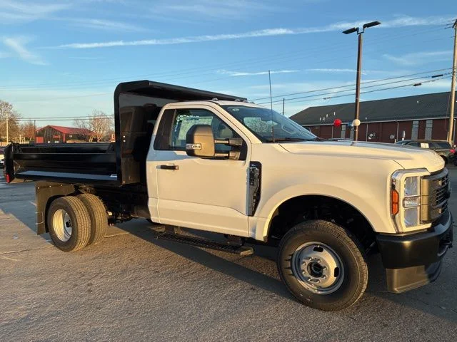 2026 Ford F-350 Super Duty Chassis Cab XL - Photo 8