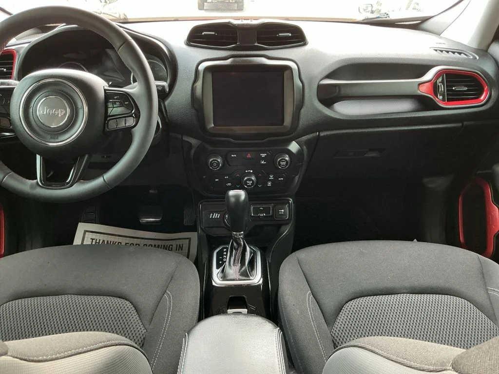 Used 2022 Red Jeep Latitude image 20