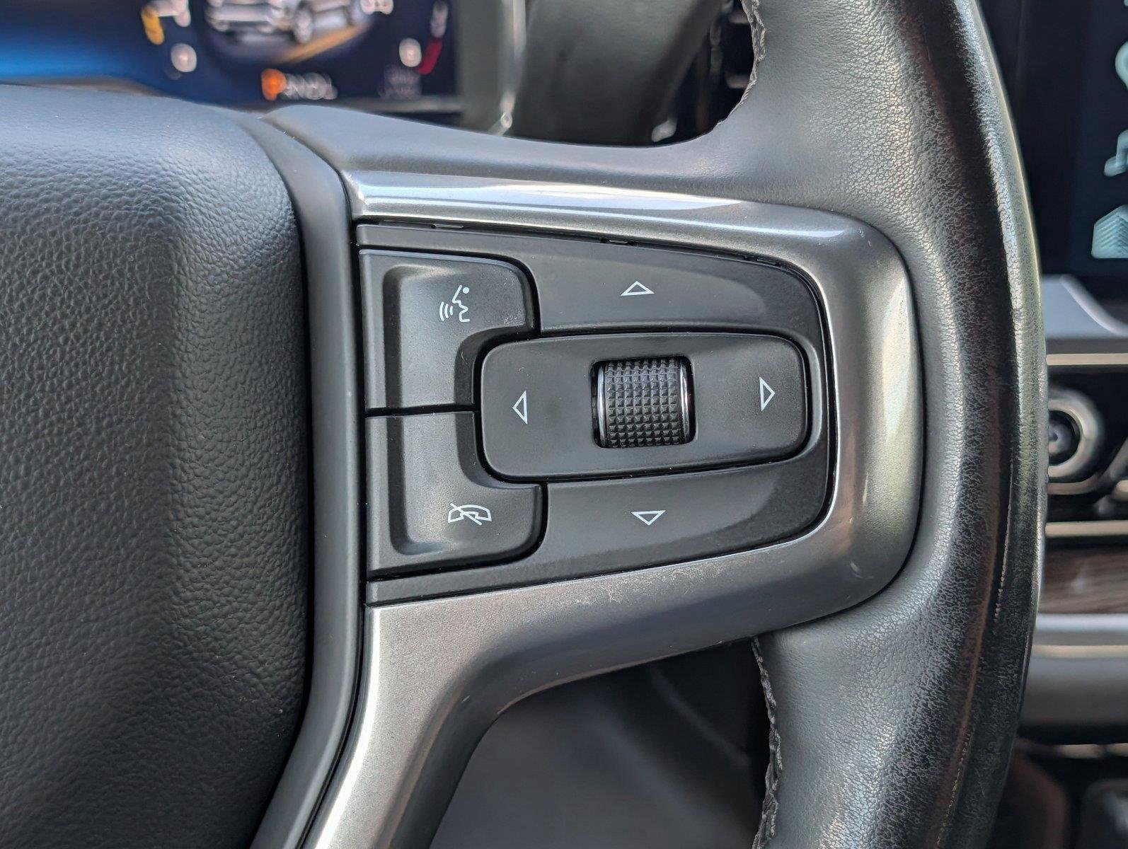 Used 2025 Black Chevrolet LT image 25