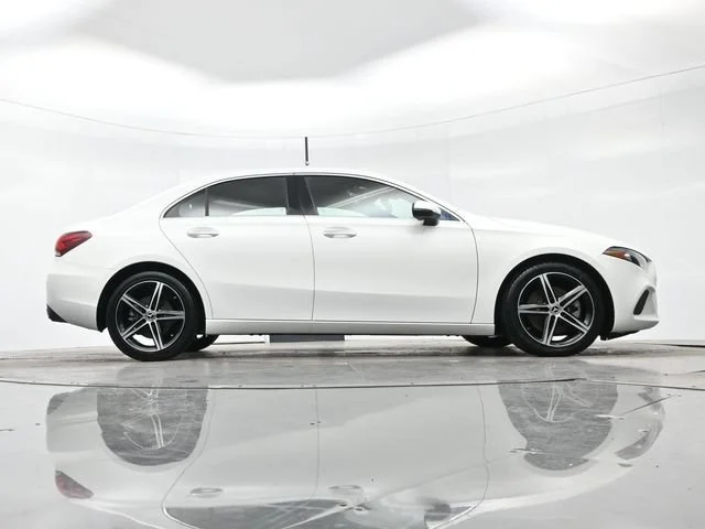 Used 2022 Polar White Mercedes-Benz A 220 image 31