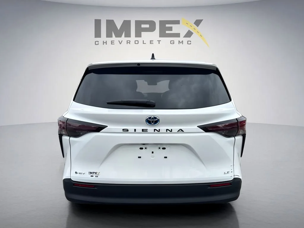 Used 2025 Ice Cap Toyota LE image 4