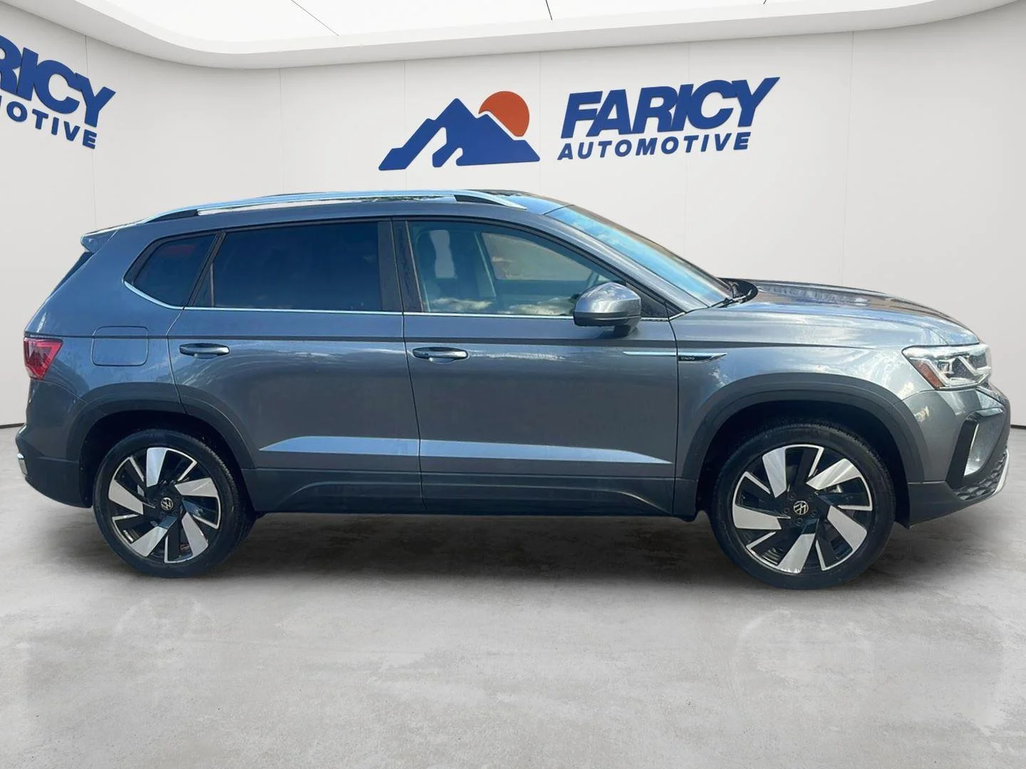 Used 2024 Platinum Gray Metallic Volkswagen SEL image 6