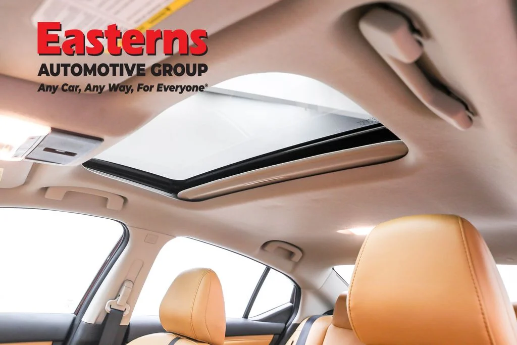 Used 2022 Red Nissan SV image 33