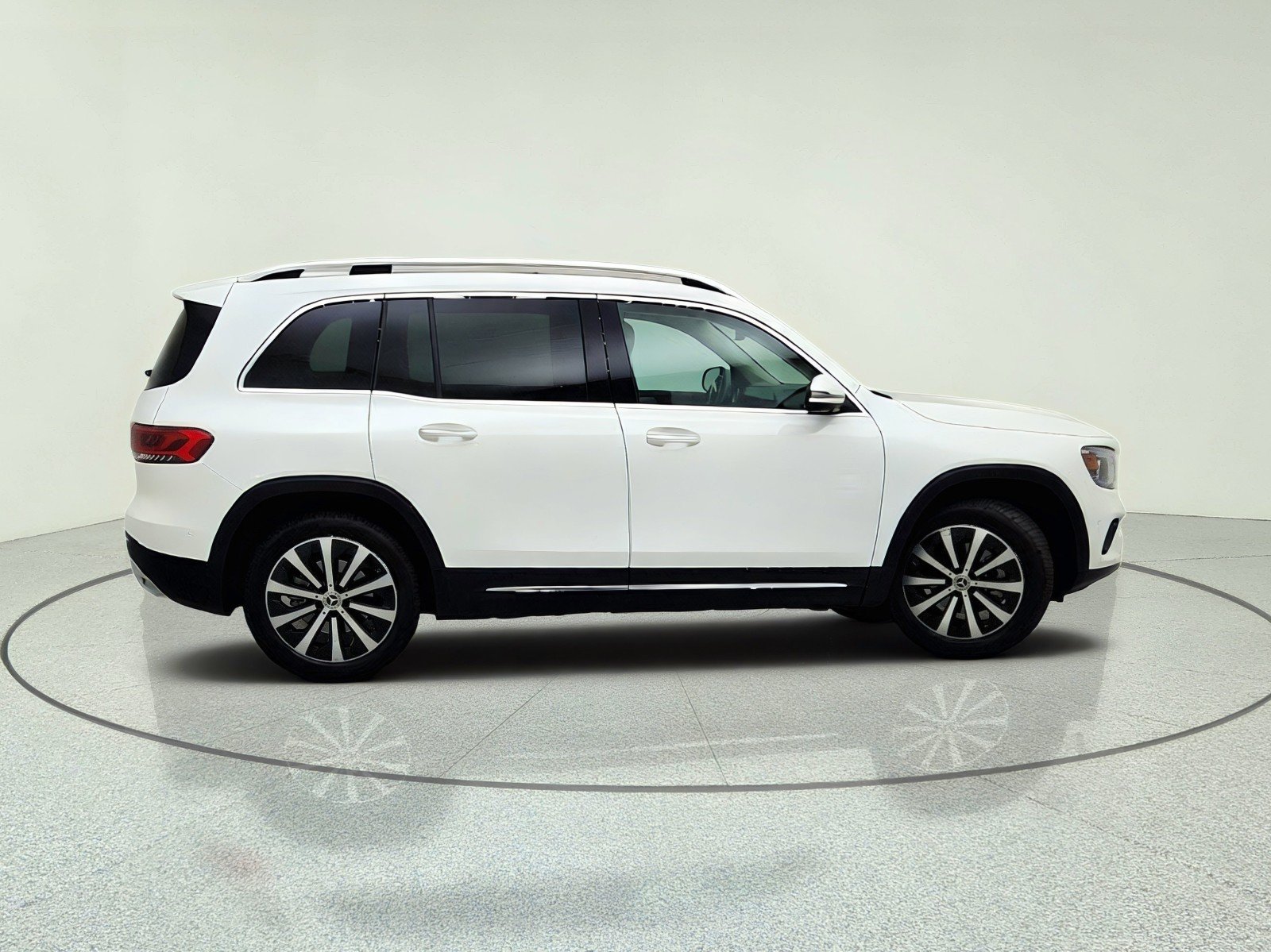 Used 2023 Polar White Mercedes-Benz GLB 250 image 7