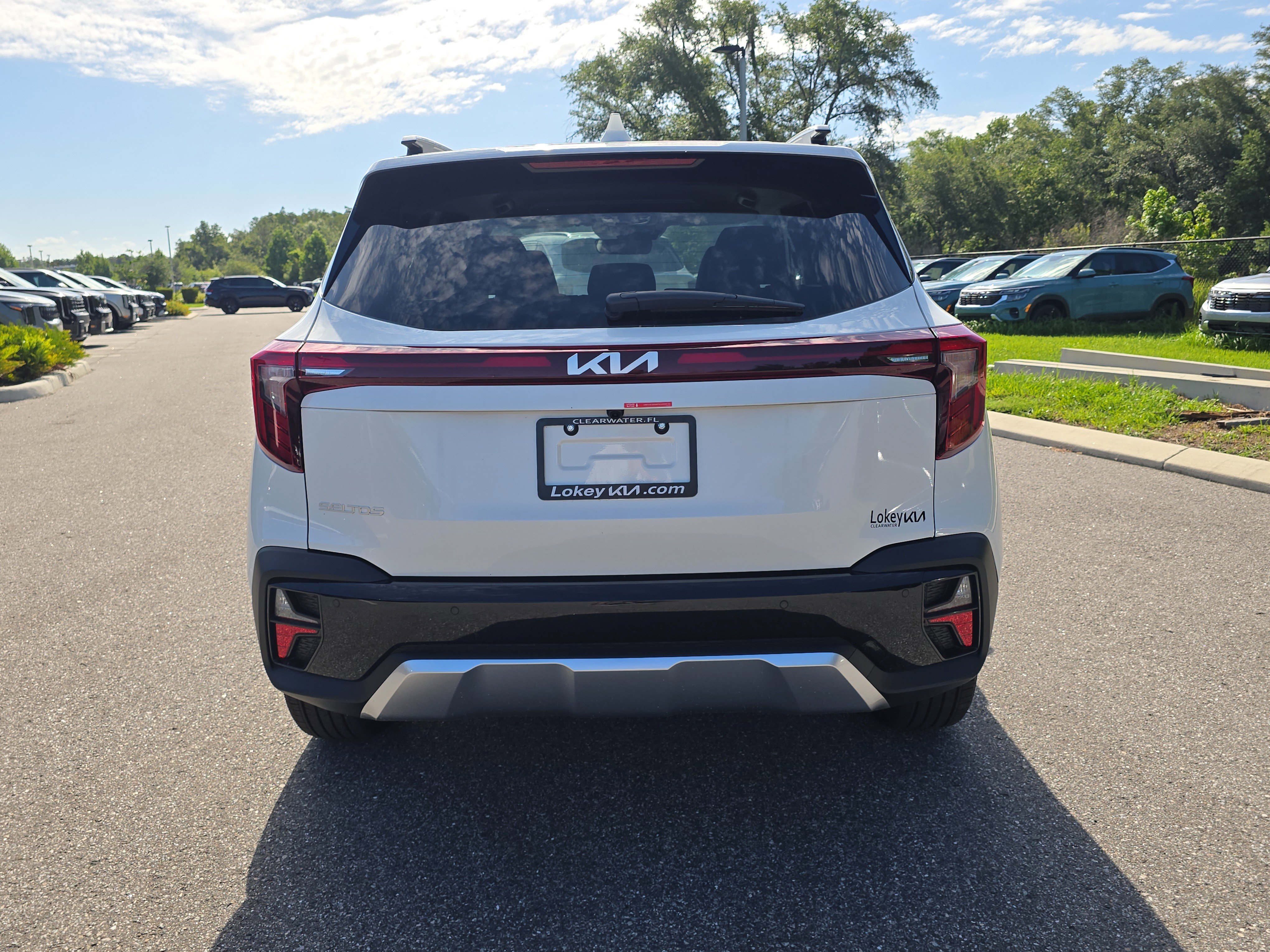 New 2026 Snow White Pearl Kia EX image 7