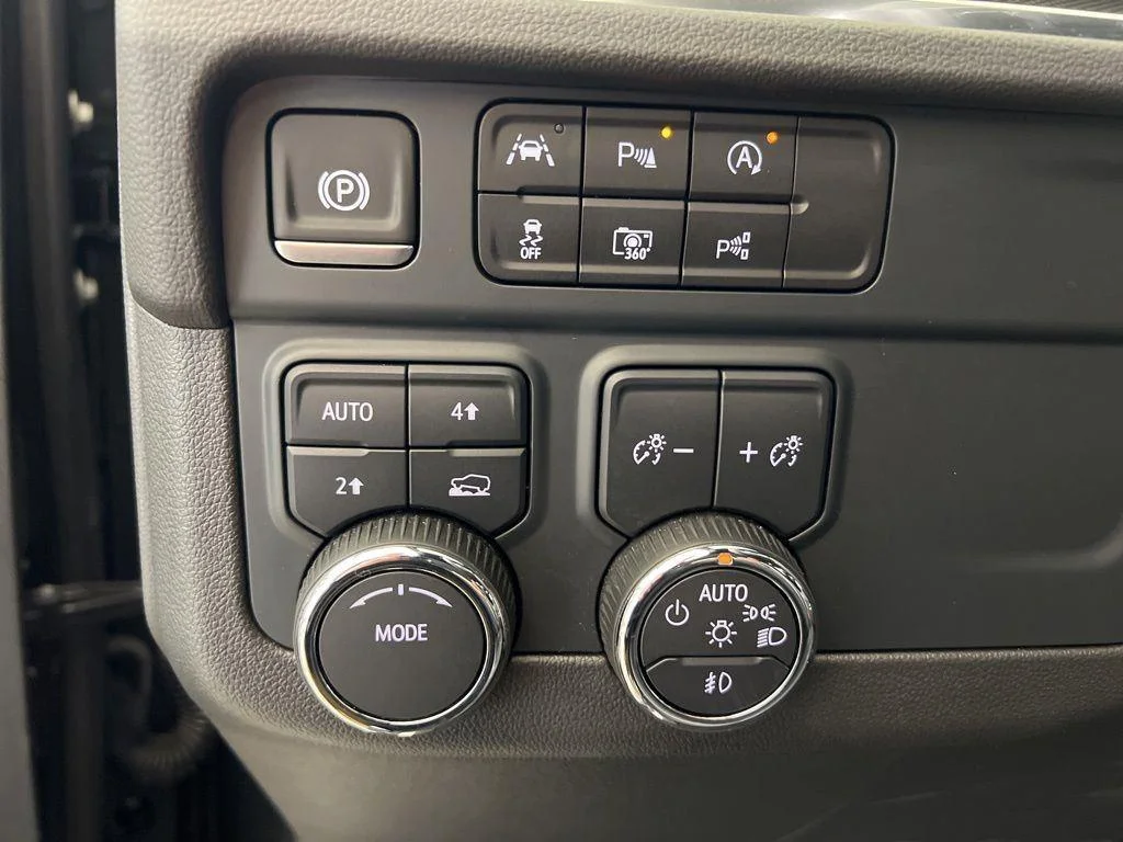 Used 2025 Black Chevrolet RST image 9