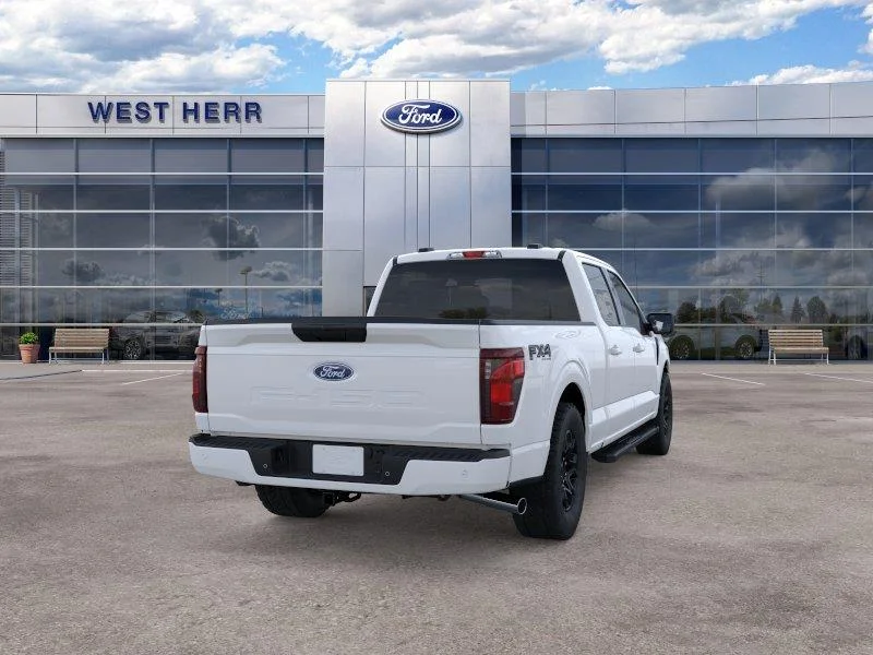New 2026 Oxford White FORD XLT image 8