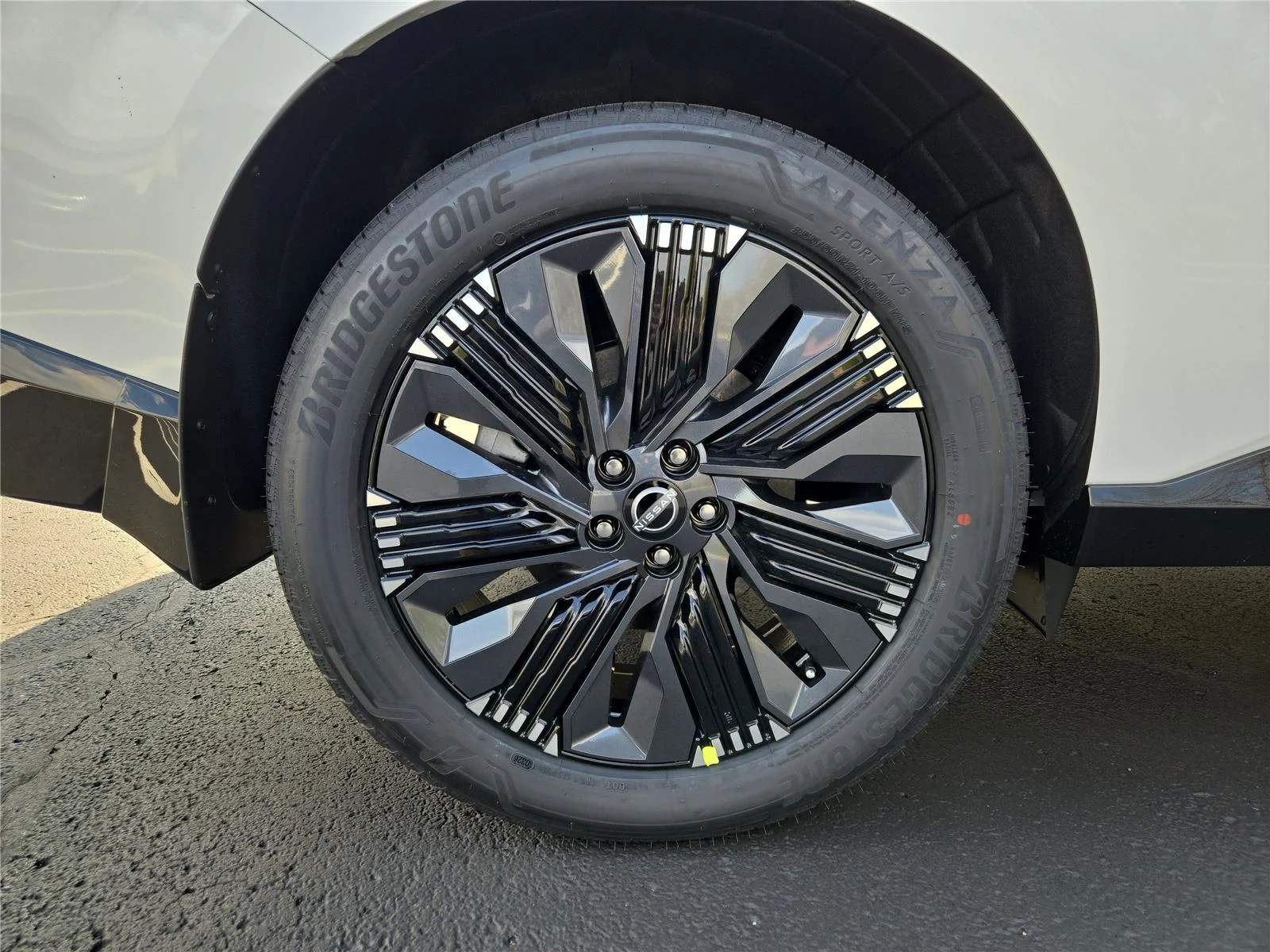 New 2026 Everest White Pearl Tricoat Nissan Platinum image 9