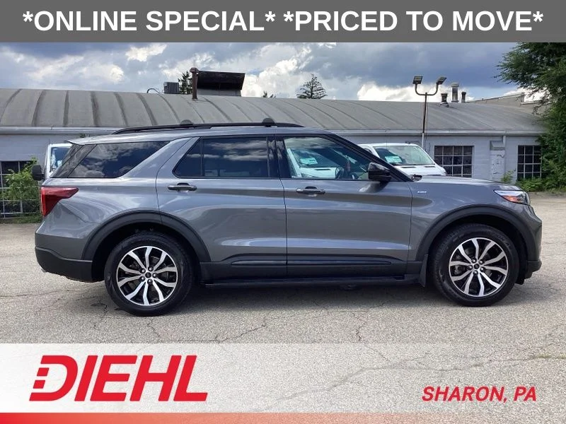 Used 2022 Gray Ford ST-Line image 10