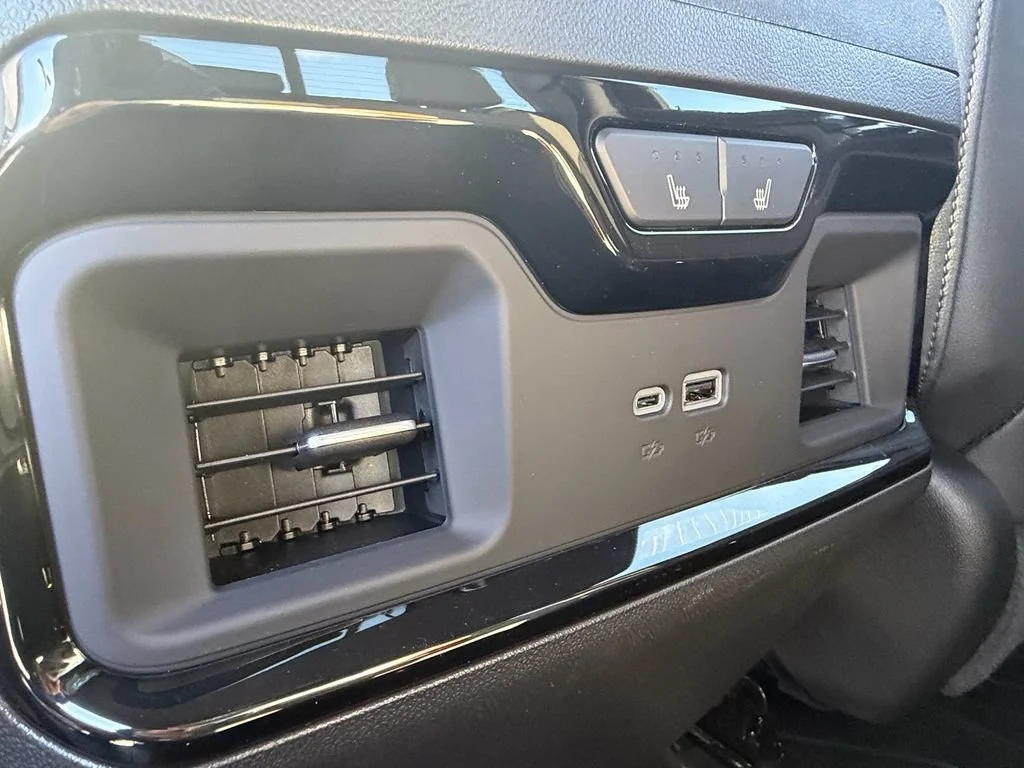 2026 Chevrolet Silverado 1500 ZR2 - Photo 11