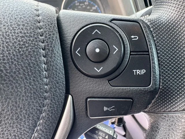 Used 2018 Red Toyota LE image 21