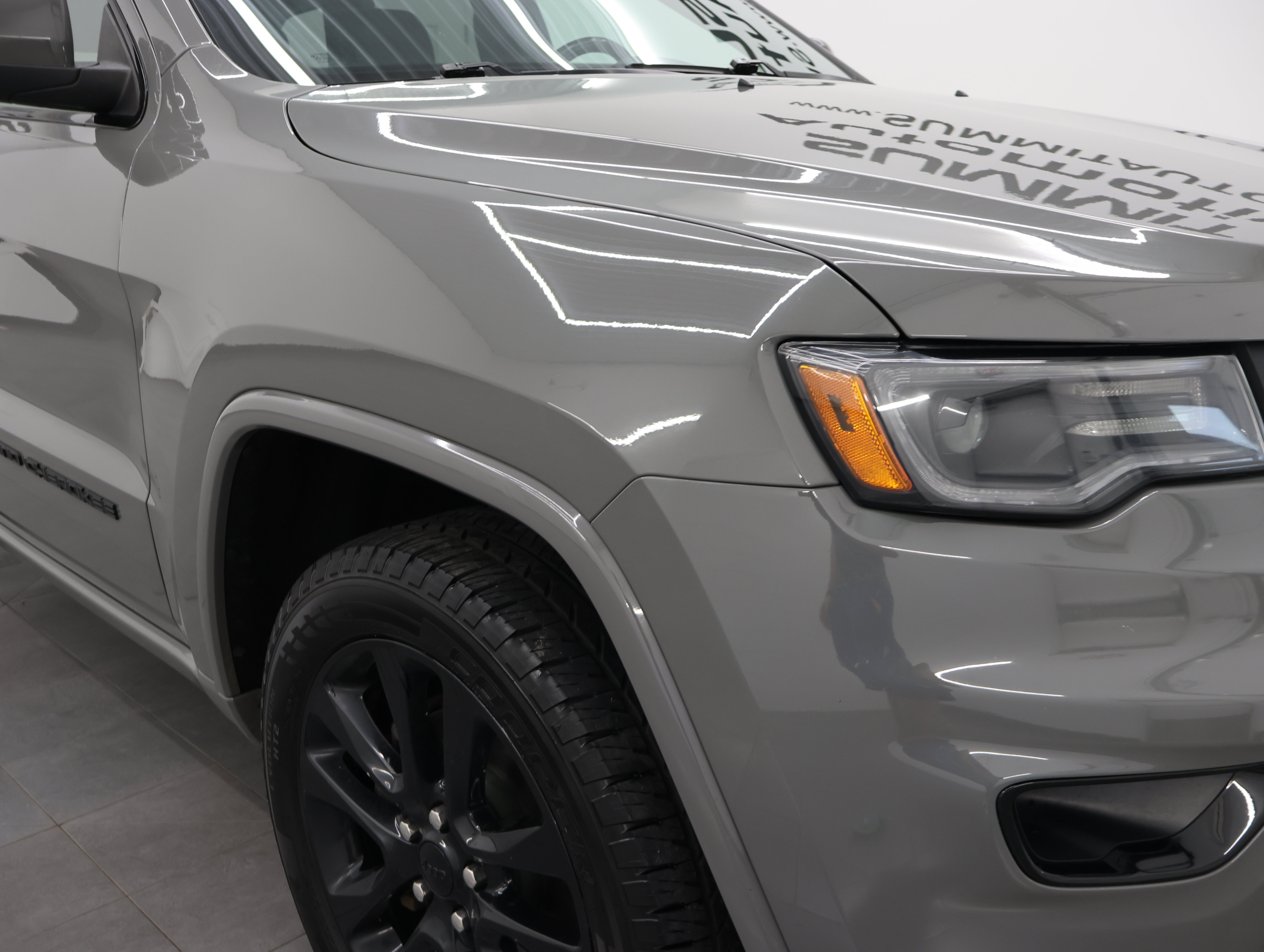 Used 2020 Sting-Gray Clearcoat Jeep 4x4 Altitude: ALTITUDE-4WD-NAV-MOON-HEATED SEATS-BACKUP CAM-1 OWNER image 23