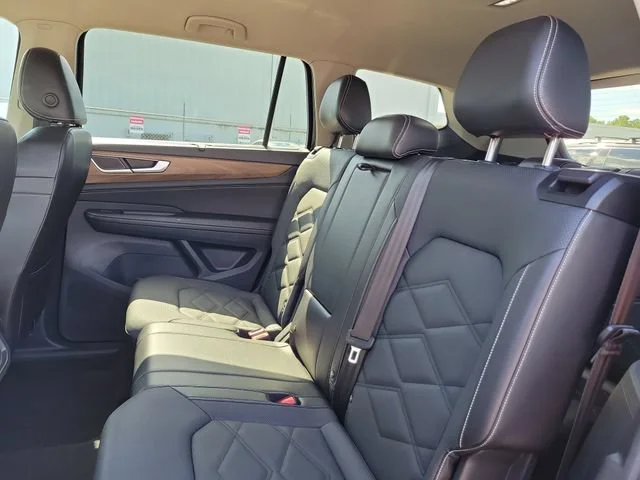 2024 Volkswagen Atlas SE w/Tech - Photo 15