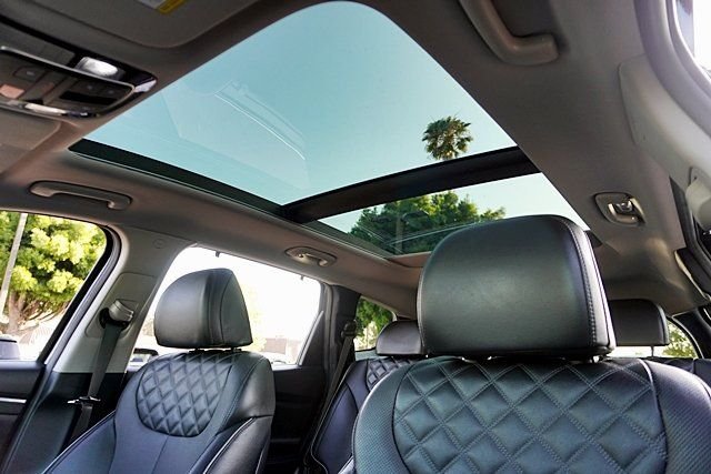Used 2022 Black Hyundai SEL Premium image 16