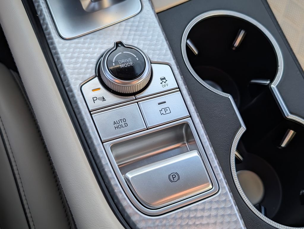 2023 GENESIS G70 Standard - Photo 30