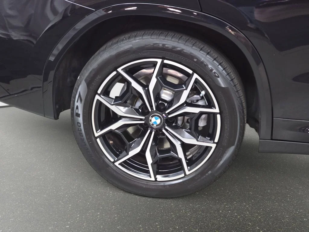 Used 2023 Black Sapphire Metallic BMW xDrive30i image 35