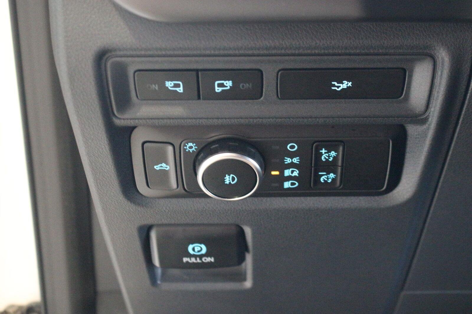 Used 2024 White Ford XLT image 31
