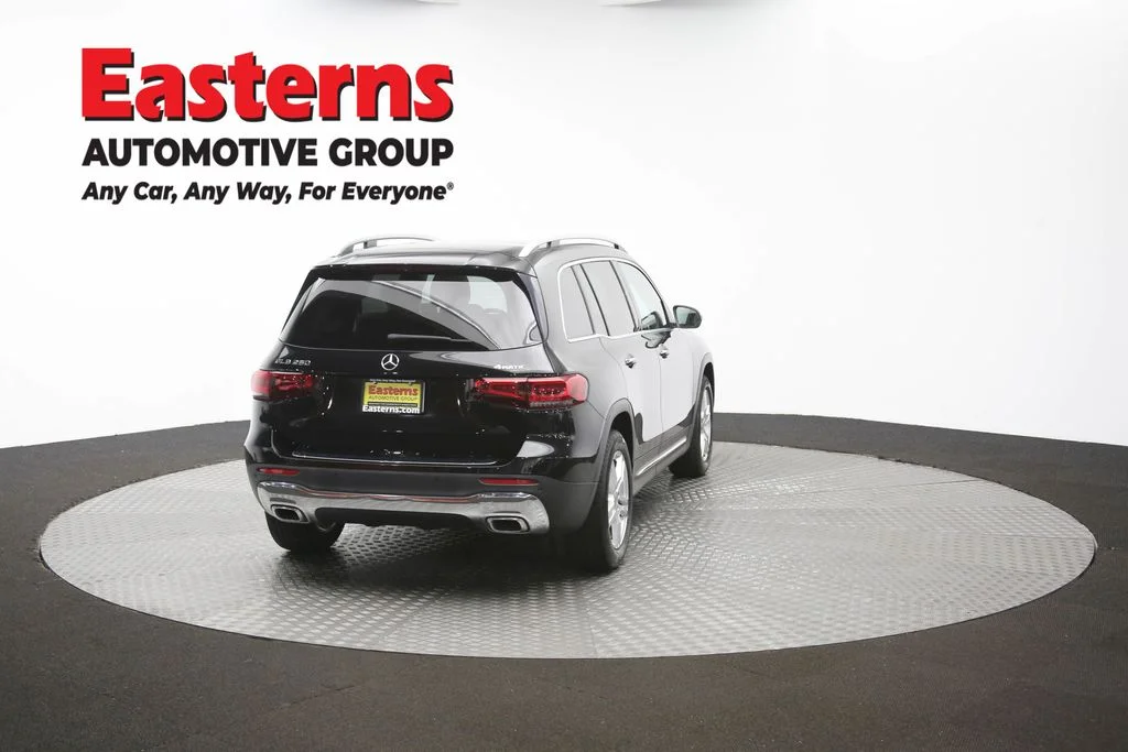 Used 2022 Black Mercedes-Benz GLB 250 image 39