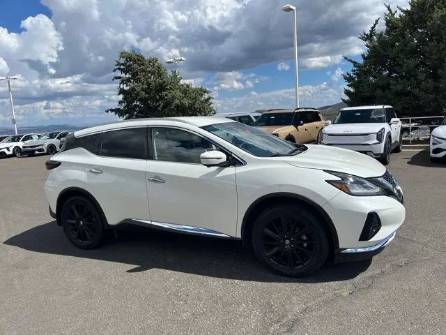 Used 2021 Pearl White Tricoat Nissan SL image 5