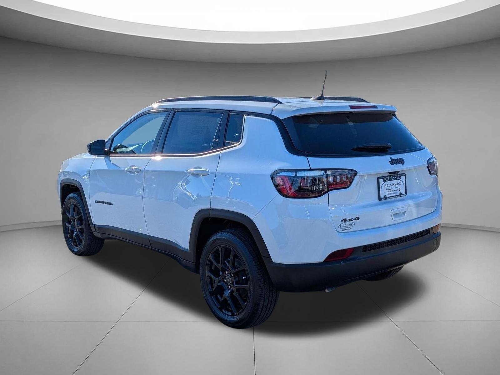 New 2026 Bright White Clear-Coat Exterior Paint Jeep Latitude Altitude image 8