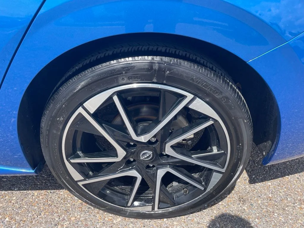 Certified Used 2024 Blue Nissan SR image 17