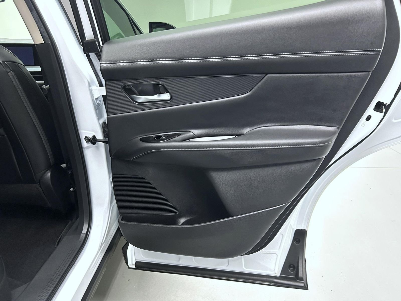 Certified Used 2025 White Nissan SL image 17